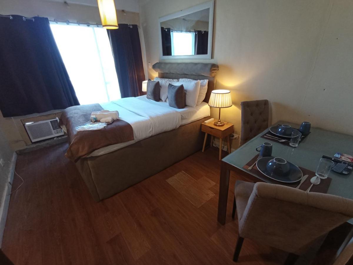 The Staycation - Serviced Rooms Manila Zewnętrze zdjęcie